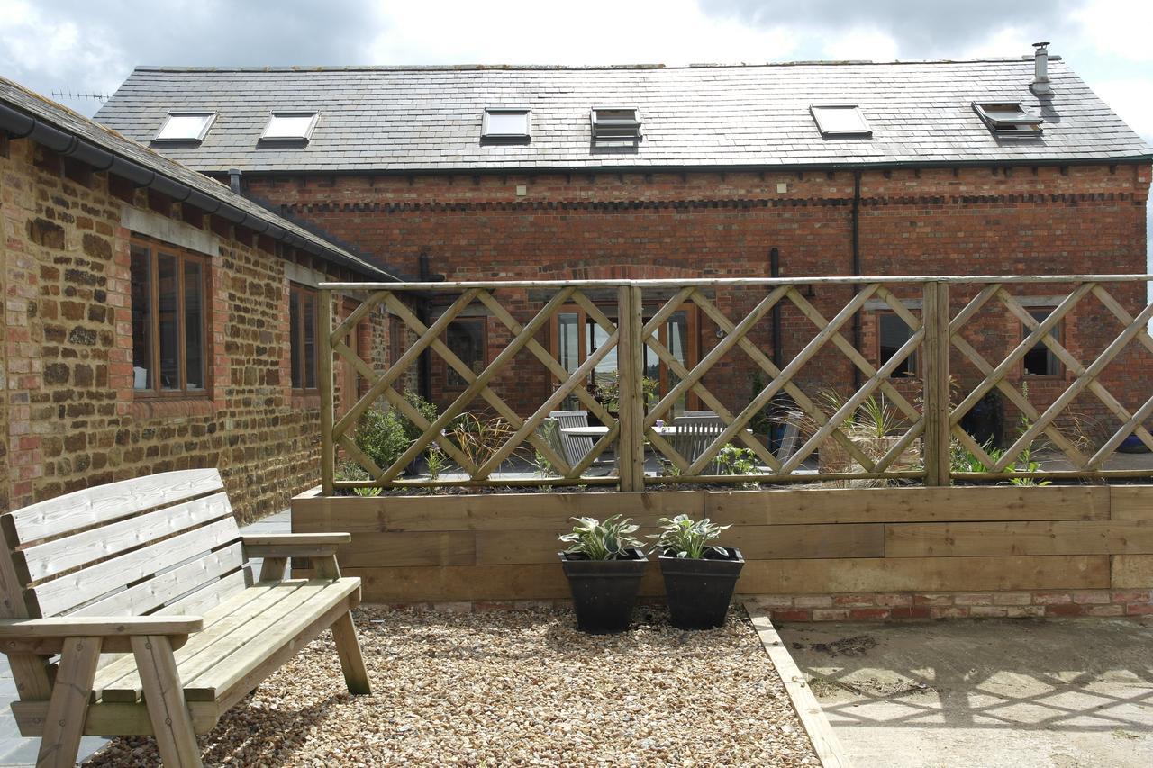 Handley Barn Silverstone Extérieur photo